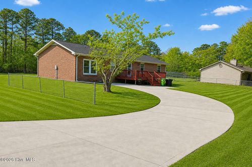 200 Carolina Dr, Jacksonville, NC, 28546-9723 | Card Image
