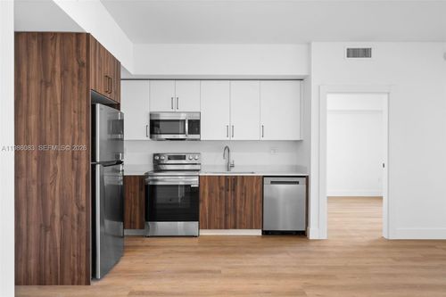 208-2479 Ne 192nd St, Miami, FL, 33180 | Card Image