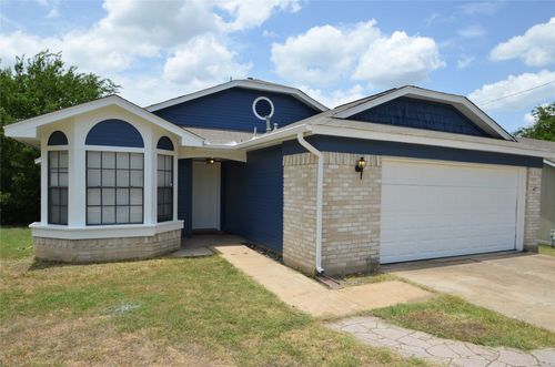 2200 Frontier Trl, Round Rock, TX, 78681-7451 | Card Image