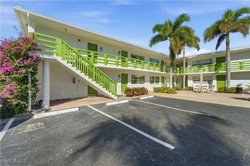 apt-2-975 9th Ave S, NAPLES, FL, 34102-8229 | Card Image