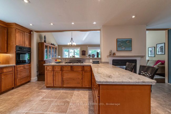 46 Giffin Rd, House other with 2 bedrooms, 3 bathrooms and 4 parking in Dundas ON | Image 6