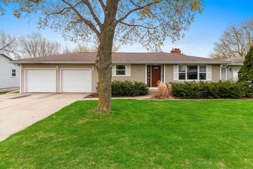 640 Dauphin Street, ALLOUEZ, WI, 54301 | Card Image