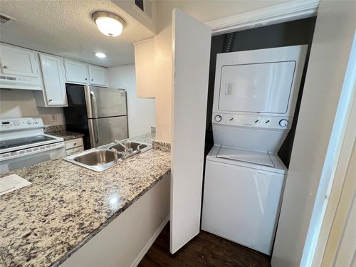 324-9520 Royal Ln, Dallas, TX, 75243-7623 | Card Image