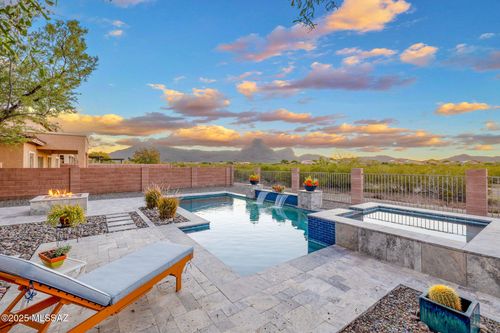 8321 N Amber Burst Dr, Tucson, AZ, 85743-5528 | Card Image