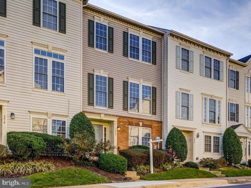 5820 Pearson Ln, ALEXANDRIA, VA, 22304-7304 | Card Image