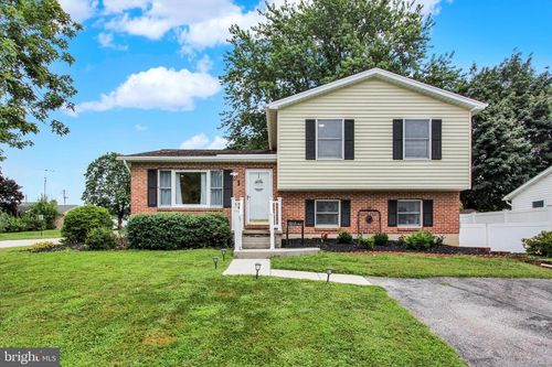 1 Cardinal Dr, HANOVER, PA, 17331-9784 | Card Image