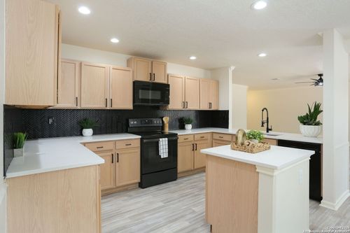 16063 Walnut Creek Dr, San Antonio, TX, 78247-5640 | Card Image