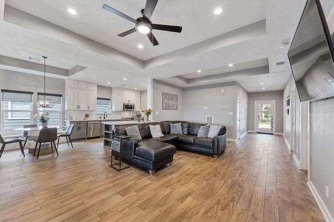 10737 S Lake Mist Ln, House other with 3 bedrooms, 3 bathrooms and 2 parking in Willis TX | Image 7