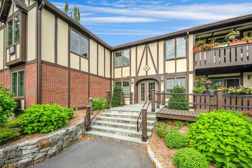 2-16 Manville Ln, Pleasantville, NY, 10570-6800 | Card Image