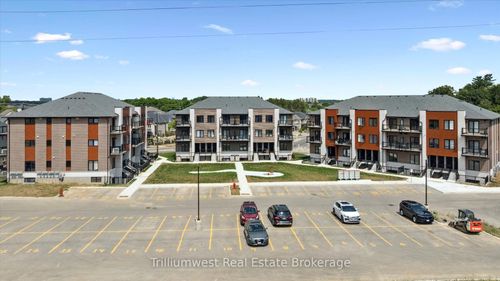 34-10 S Creek Dr, Kitchener, ON, N2R0B3 | Card Image