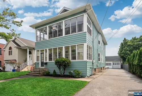 18 Lincoln Ave, Little Falls, NJ, 07424-1505 | Card Image