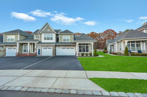 195 Belmont Cir, Yaphank, NY, 11980-2066 | Card Image