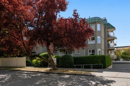 212-2520 Wark St, Victoria, BC, V8T5G6 | Card Image