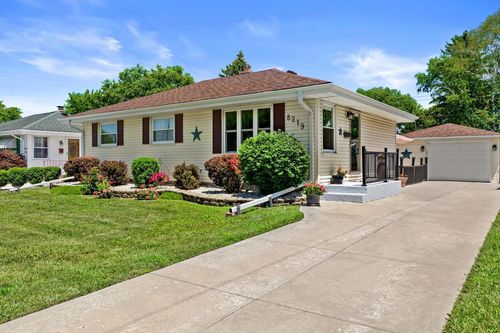 8219 26th Avenue, Kenosha, WI, 53143 | Card Image