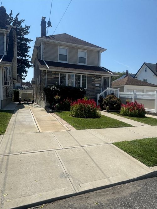 224 93rd Ave, Queens Village, NY, 11428-1932 | Card Image