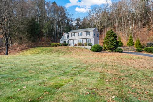 8 River Edge Drive, Newtown, CT, 06482 | Card Image