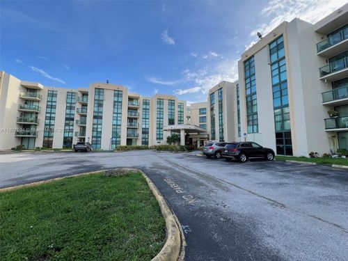 apt-305-2055 Sw 122nd Ave, Miami, FL, 33175-7356 | Card Image