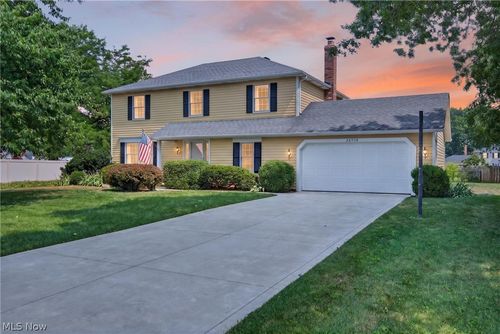 26950 Sentry Ln, Westlake, OH, 44145-1450 | Card Image