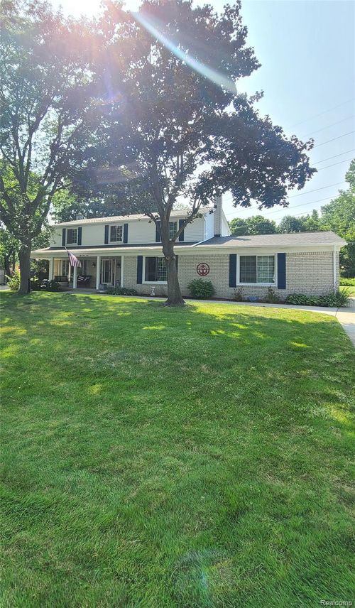 5069 Vincent Trl, Shelby Township, MI, 48316-5253 | Card Image