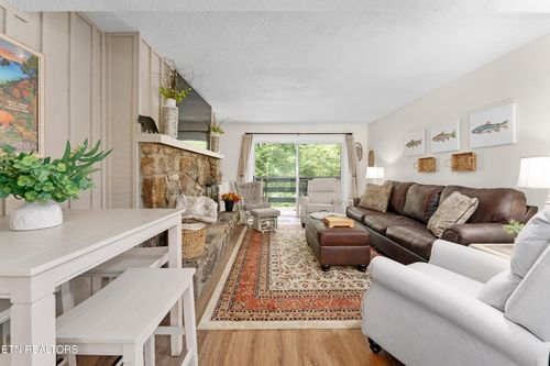 224-260 Roaring Fork Rd, Gatlinburg, TN, 37738-4822 | Card Image