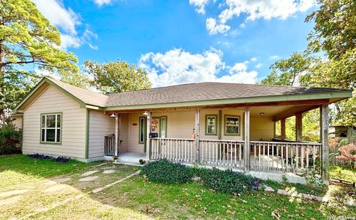 128 Dunning St, Gonzales, TX, 78629-2210 | Card Image