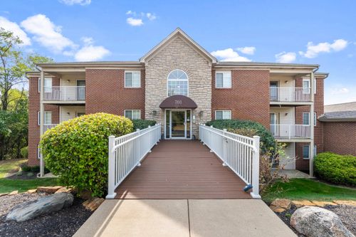4-701 Napa Valley Ln, Crestview Hills, KY, 41017-5115 | Card Image