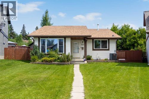 60 Ogmoor Cres Se, Calgary, AB, T2C2E9 | Card Image