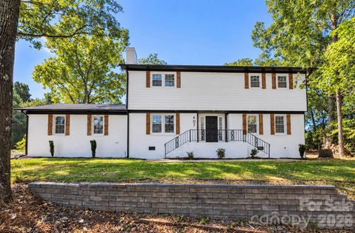 607 Willow Ln, Harrisburg, NC, 28075-9469 | Card Image