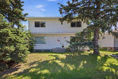 2812 19 St Nw, Calgary, AB, T2M3V8 | Card Image