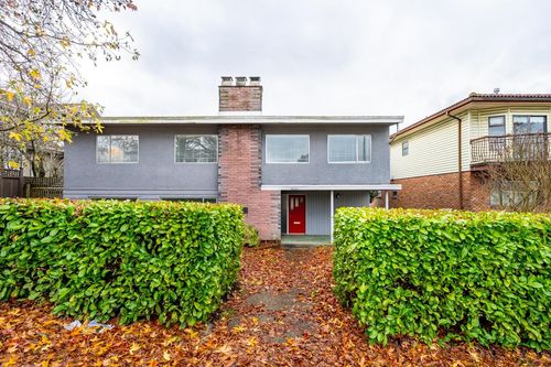 4044 Parker St, Burnaby, BC, V5C3B9 | Card Image