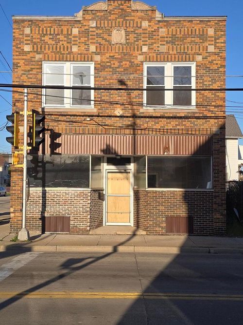 945 N Memorial Drive, RACINE, WI, 53404 | Card Image