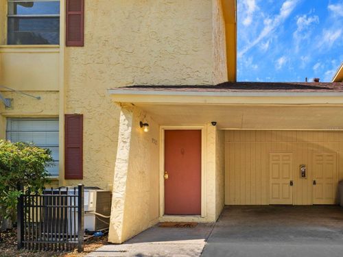 b-7535 Abonado Rd, TAMPA, FL, 33615-2447 | Card Image