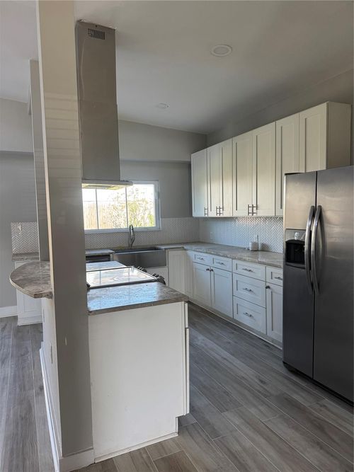 7526 Dearborn St, Houston, TX, 77055-3716 | Card Image