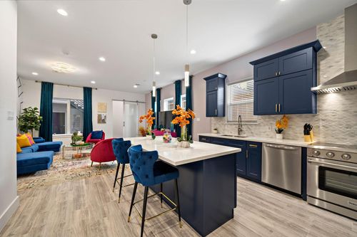 207 E 38th St, Houston, TX, 77018-6539 | Card Image