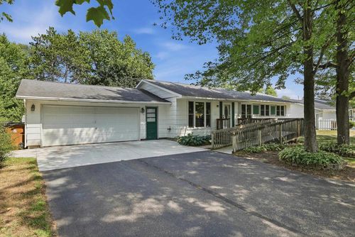 3279 Lindbergh Avenue, Stevens Point, WI, 54481 | Card Image