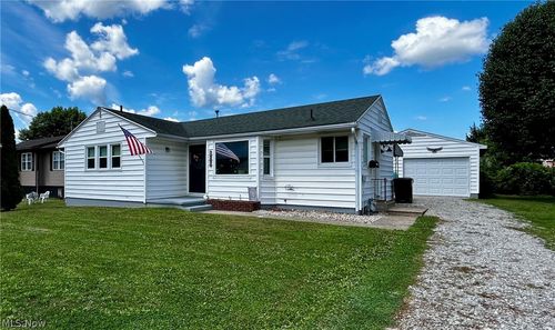 811 Leonard Ave, Belpre, OH, 45714-1515 | Card Image