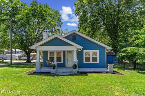 300 Hillcrest St, Clinton, TN, 37716-2843 | Card Image