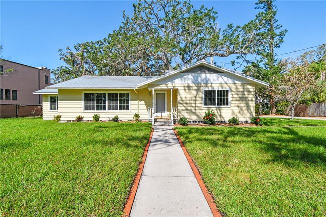 3001 Bay Shore Cir, House other with 2 bedrooms, 2 bathrooms and null parking in SARASOTA FL | Image 6