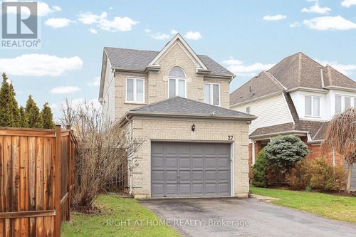 27 Foundry Lane, Whitby, ON, L1P1M5 | Card Image