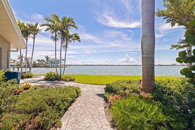 11055 7 Th St E, House other with 3 bedrooms, 2 bathrooms and null parking in TREASURE ISLAND FL | Image 27