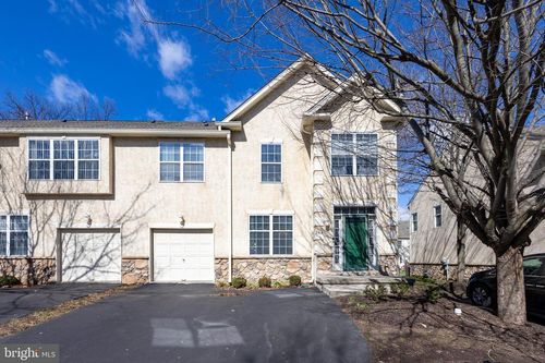 208 Castle Dr, NORTH WALES, PA, 19454-1850 | Card Image