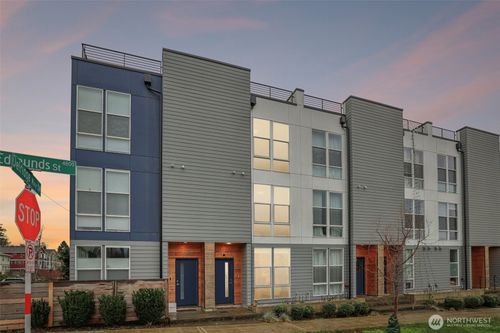 2403 Sw Edmunds St, Seattle, WA, 98106 | Card Image