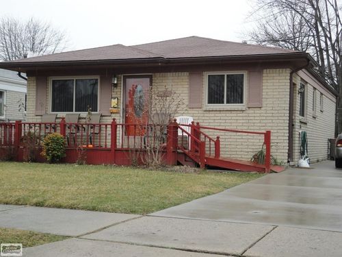 27727 Joan St, Saint Clair Shores, MI, 48081-1425 | Card Image