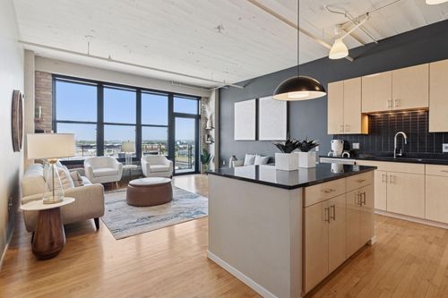unit-706-290 Market St, Minneapolis, MN, 55405-1686 | Card Image
