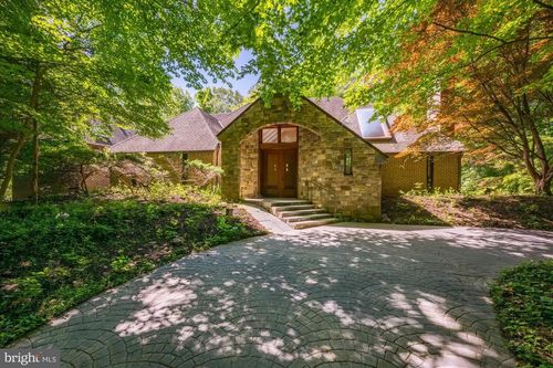 7575 Potomac Fall Rd, MCLEAN, VA, 22102-1401 | Card Image