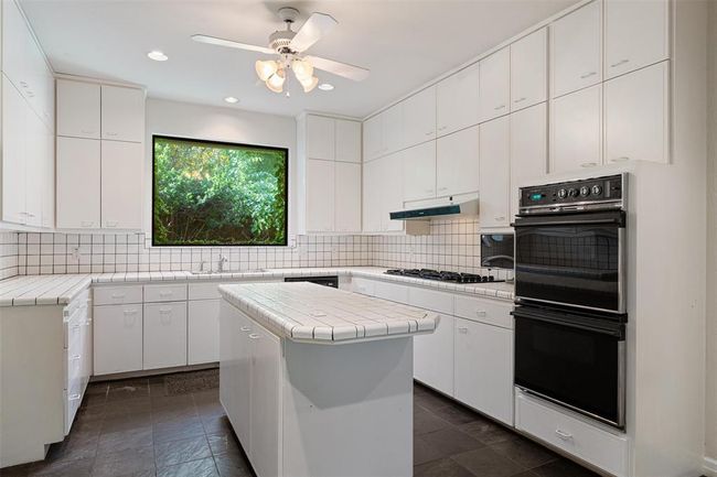 1409 Glenbrook Ter, House other with 3 bedrooms, 4 bathrooms and null parking in Nichols Hills OK | Image 8