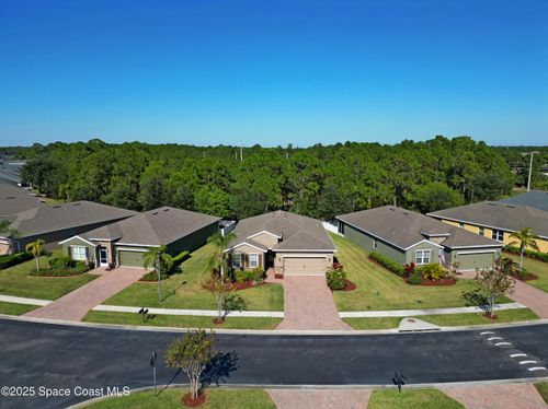 725 Remington Green Dr Se, Palm Bay, FL, 32909-6880 | Card Image