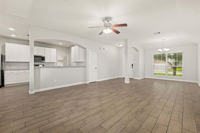 3010 Lockeridge Village Dr, House other with 3 bedrooms, 2 bathrooms and 2 parking in Spring TX | Image 11
