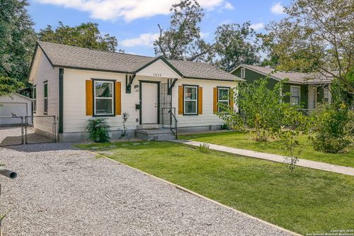 1634 W Ridgewood Ct, San Antonio, TX, 78201-4329 | Card Image