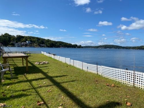 40 Playhouse Park Rd, Lake Hopatcong, NJ, 07849 | Card Image
